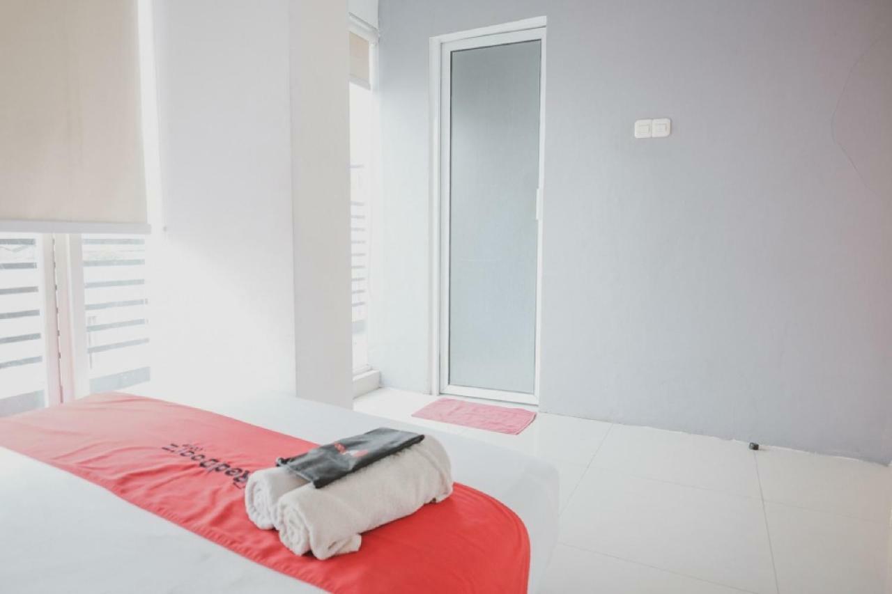 Reddoorz Plus @ Kapuk Business Park Jacarta Exterior foto